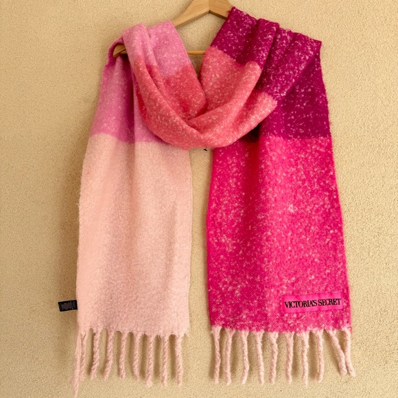 Victoria's Secret💕Pink Blush Colorblock Scarf - Picture 2 of 4